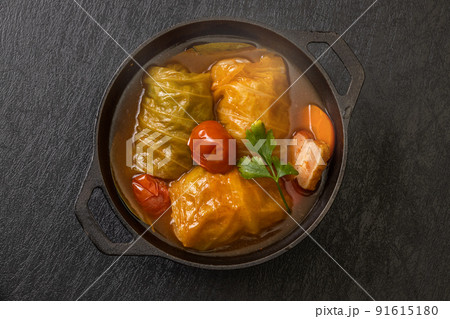 ロールキャベツ　Cabbage roll with tomato sauce  91615180