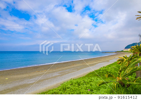 快晴の元名海岸ビーチと砂浜(千葉県鋸南町) 快晴の元名海岸ビーチと砂浜(千葉県鋸南町) 91615412