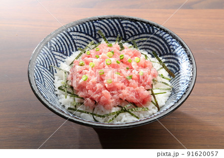 ねぎとろ丼 斜俯瞰 ねぎとろ丼 斜俯瞰 91620057