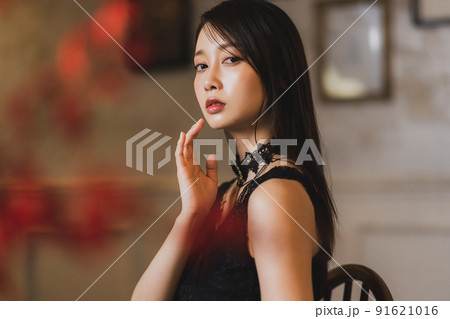 黒髪の女性 91621016