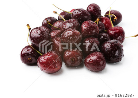 Juice and fresh cherry 91622937