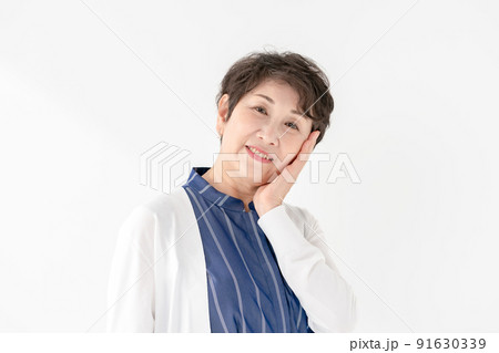 シニア女性　笑顔　美容 91630339