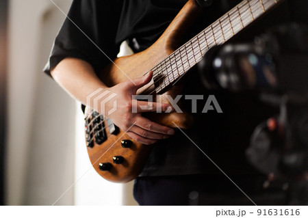 ギタリスト　手元 91631616