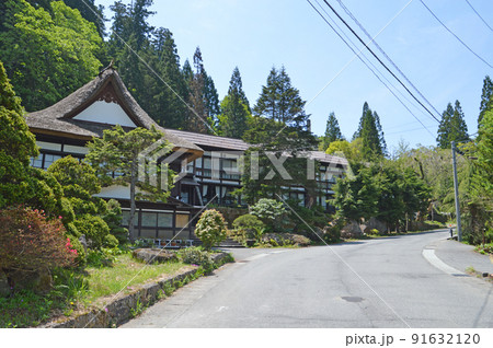 茅葺き屋根のある温泉旅館 茅葺き屋根のある温泉旅館 91632120