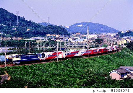 JR東日本スーパーエクスプレス　レインボー 1999年 東海道線を走るEF651108スーパーエクスプレスレインボーの写真