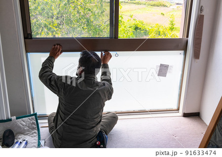 住宅　震災で割れたガラスの交換　割れ替え 91633474