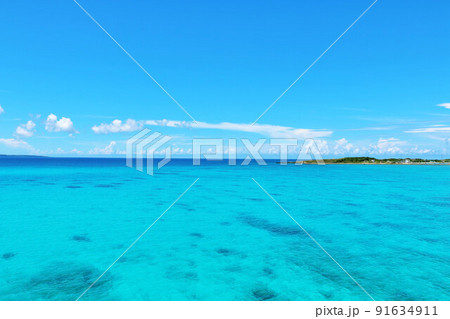 沖縄 夏の青空と海 沖縄 夏の青空と海 91634911