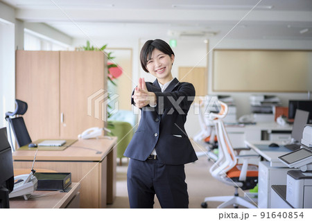 ビジネス　ジェスチャー　イメージ 91640854