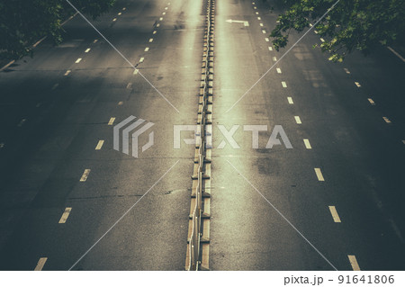 Empty road lanes in the Xian city 91641806