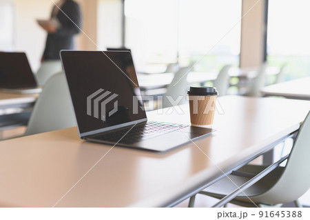 会議室　ビジネスシーン 91645388