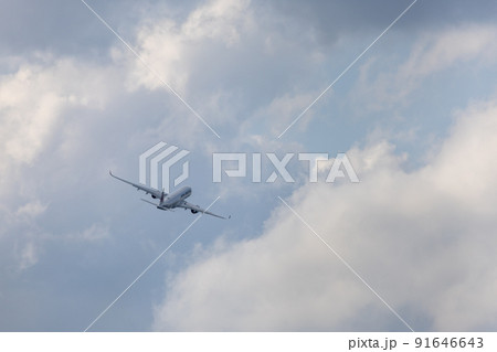 羽田空港を離陸した旅客機・日本航空 A350 羽田空港を離陸した旅客機・日本航空 A350 91646643