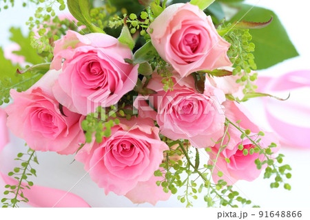 ピンクのバラの花束 91648866