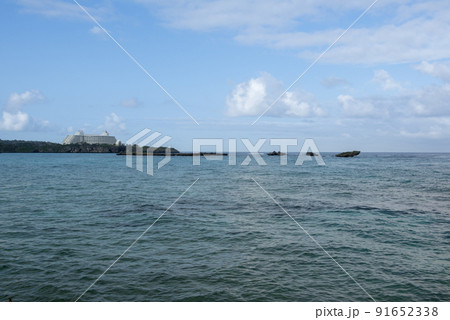 沖縄県国頭郡恩納村瀬良垣のハイアットリージェンシーの浜から観える景色 91652338