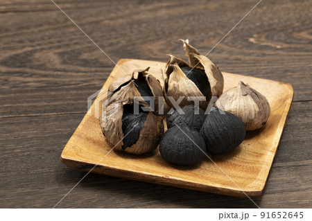 一粒タイプの黒にんにく 一粒タイプの黒にんにく 91652645