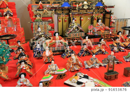 豪華なひな人形（御殿飾り　愛知県 豊田市） 91653676