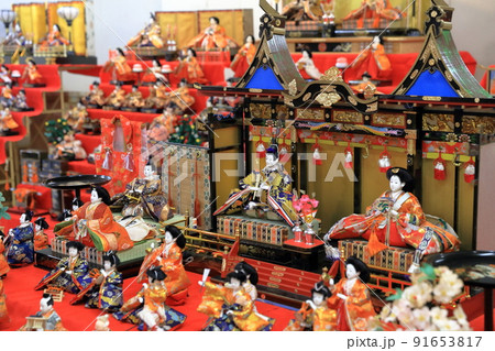 ひな人形の御殿飾り、七段飾りの展示( 愛知県 豊田市) ひな人形の御殿飾り、七段飾りの展示( 愛知県 豊田市) 91653817