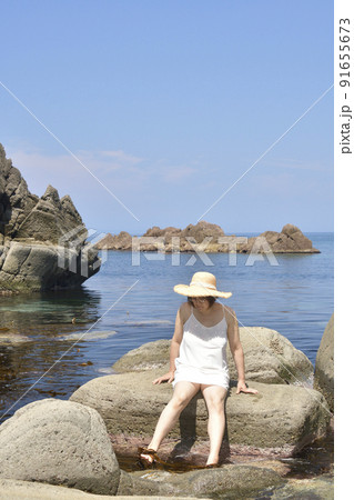 夏の北海道せたな町の海岸で女性のポートレートを撮影 夏の北海道せたな町の海岸で女性のポートレートを撮影 91655673