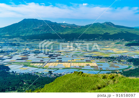 熊本県阿蘇市 阿蘇山　～大観峰からの眺望～ 91658097