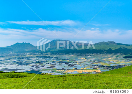 熊本県阿蘇市 阿蘇山 ~大観峰からの眺望~ 熊本県阿蘇市 阿蘇山 ~大観峰からの眺望~ 91658099