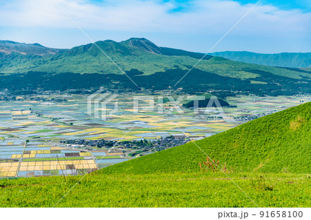 熊本県阿蘇市 阿蘇山 ~大観峰からの眺望~ 熊本県阿蘇市 阿蘇山 ~大観峰からの眺望~ 91658100