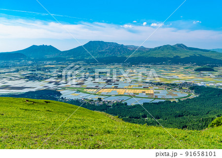 熊本県阿蘇市 阿蘇山　～大観峰からの眺望～ 91658101