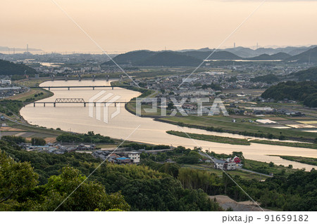兵庫県三木市正法寺山展望台から見た加古川の風景 91659182