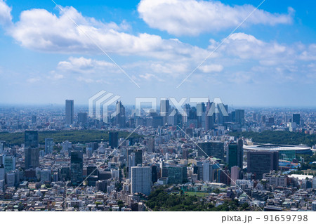 【都市風景】新宿ビル群が見える夏の東京 91659798