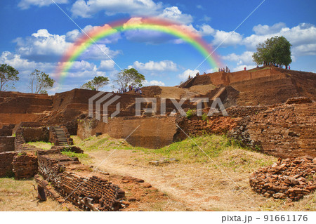 天空の古代都市・シギリア・ロックの景観 91661176