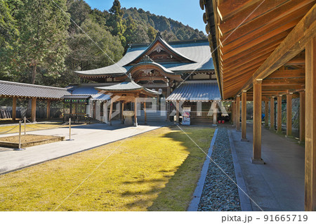 【前神寺】 (四国霊場第64番札所) 愛媛県西条市洲之内甲 【前神寺】 (四国霊場第64番札所) 愛媛県西条市洲之内甲 91665719