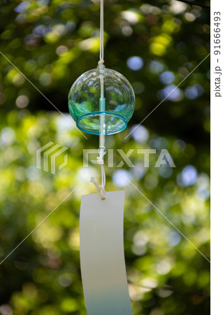 夏の風物詩　涼しげな風鈴 91666493