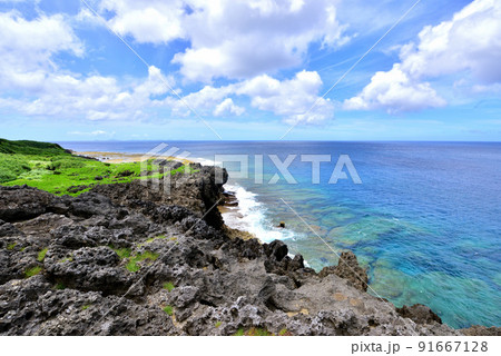 辺戸岬 沖縄本島最北端の地 やんばる国立公園 沖縄県国頭村辺戸 辺戸岬 沖縄本島最北端の地 やんばる国立公園 沖縄県国頭村辺戸 91667128