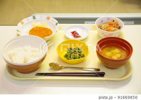 病院の食事 91669850