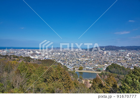 【滝の宮公園 第二展望台より新居浜市内を一望】 愛媛県新居浜市金子 91670777