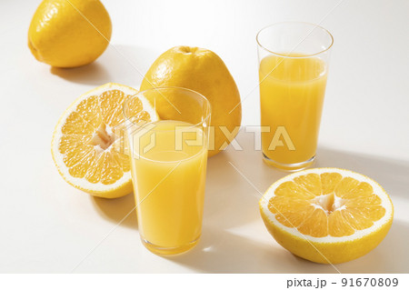 晩柑とジュース 91670809