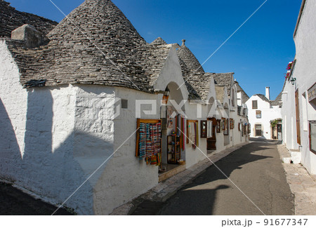 アルベルベッロの世界遺産の街並み	 91677347