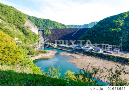九頭竜ダムと長野発電所（福井県大野市） 91678645