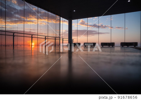 茨城県日立市 日立駅構内から撮影した日の出 茨城県日立市 日立駅構内から撮影した日の出 91678656