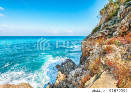 Amazing seascape of Guidaloca Beach near Castellammare del Golfo. 91679592