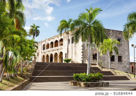 Alcazar de Colon, Diego Columbus residence situated in Spanish Square. Colonial Zone of the city, declared. Santo Domingo, Dominican Republic. 91684644