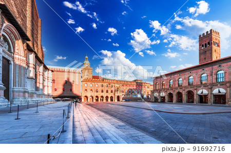 Bologna, Italy - Piazza Maggiore morning sunrise, Emilia Romagna Bologna, Italy - Piazza Maggiore morning sunrise, Emilia Romagna 91692716