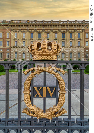 Fence of of the Royal Palace of Stockholm, Sweden, Stockholms Slott, with the royal golden crown, Gamla Stan Fence of of the Royal Palace of Stockholm, Sweden, Stockholms Slott, with the royal golden crown, Gamla Stan 91696817