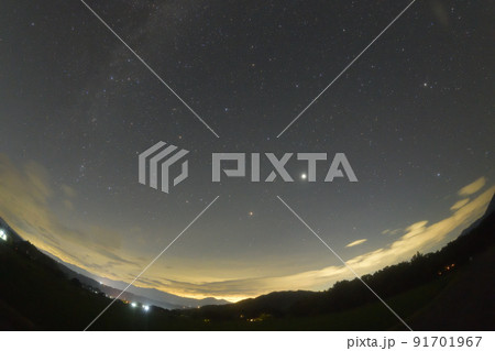 北杜市白州町、すばる・火星・木星・土星が並ぶ夜明け前の星空 北杜市白州町、すばる・火星・木星・土星が並ぶ夜明け前の星空 91701967