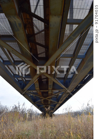 鉄橋と鉄道線路 鉄橋と鉄道線路 91704035