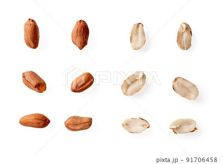 Set of whole and halves raw peanut seeds isolated on a white background. Set of whole and halves raw peanut seeds isolated on a white background. 91706458