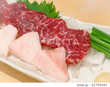 九州名物・馬刺しの赤身とたてがみ 九州名物・馬刺しの赤身とたてがみ 91706464
