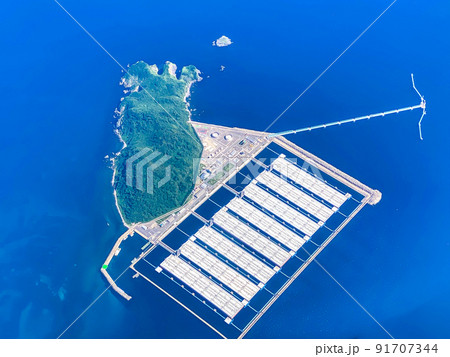 福岡県北九州市・玄界灘に浮かぶ男島の国家石油備蓄基地 福岡県北九州市・玄界灘に浮かぶ男島の国家石油備蓄基地 91707344