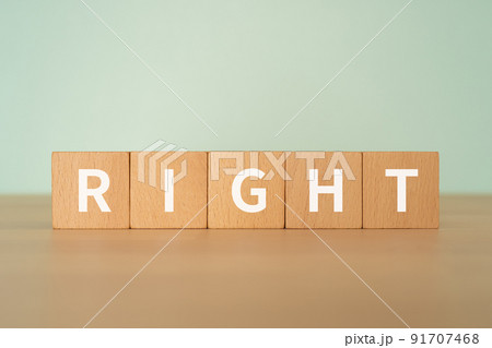 「RIGHT」と書かれたブロック 「RIGHT」と書かれたブロック 91707468