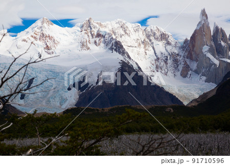 Glaciers and mountains Fitz Roy, Cerro Torre 91710596