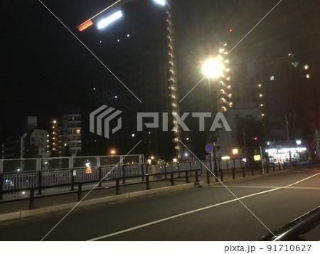 東京の夜の風景 カラセミ橋周辺 91710627