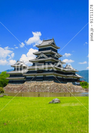 国宝・松本城（長野県・松本市） 91711178